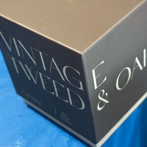 Vintage Tweed & Oak candle